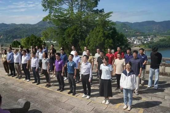 image local-20250110212330-43